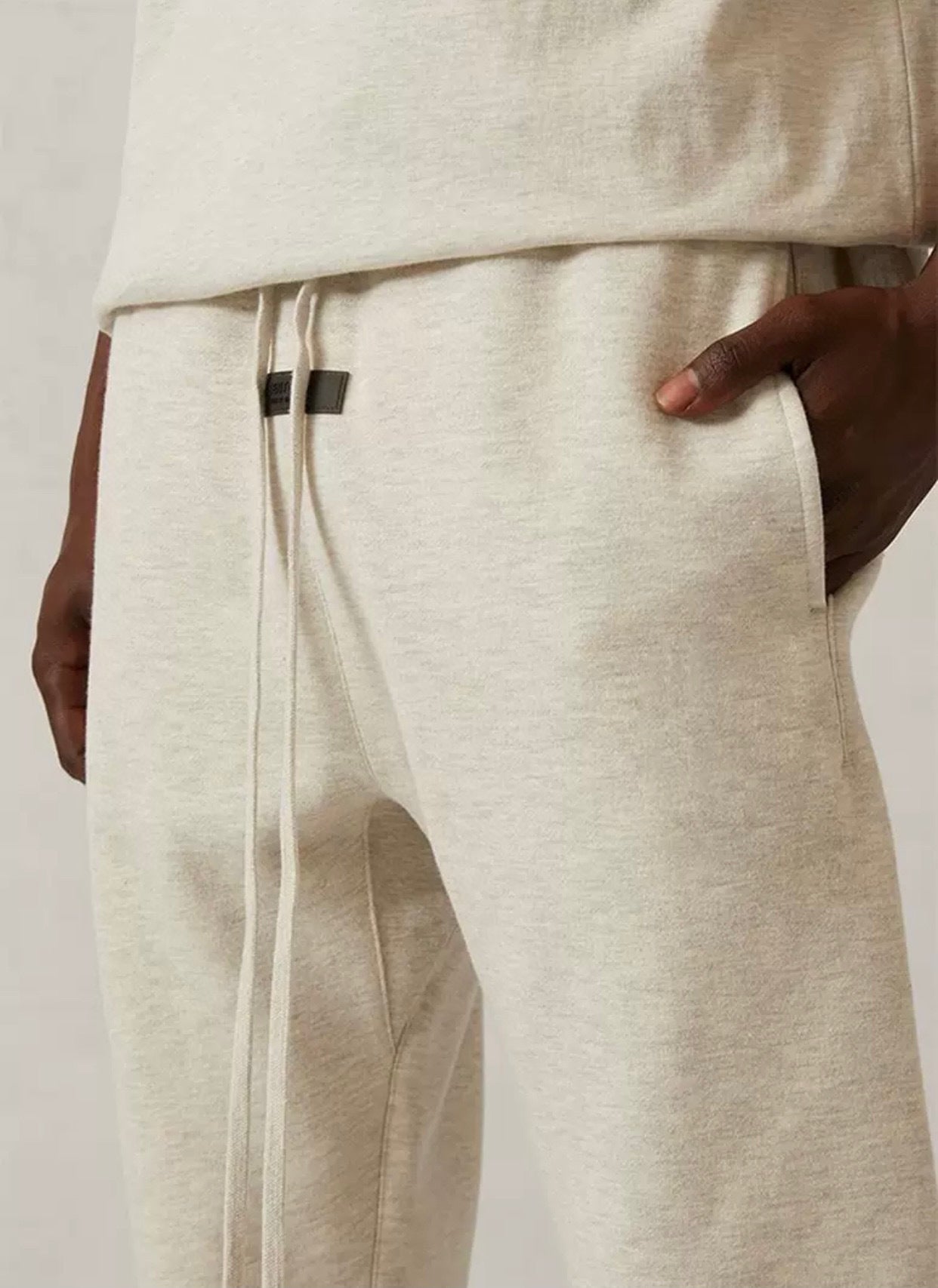 SS22 Top ESS **Fog Ankle-Tied Flocking Fear of God Essentials Sweatpants