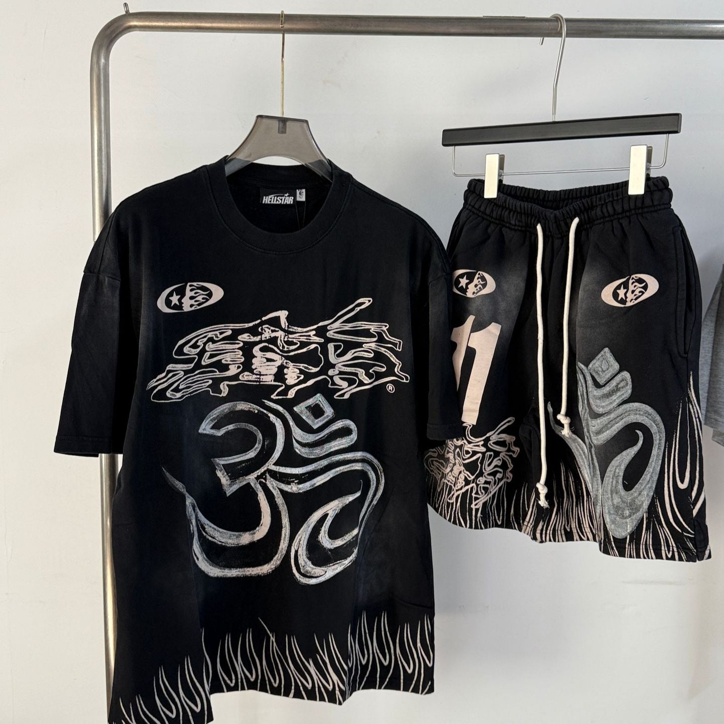 HS8008 Hellstar sets Heavy Industry Washed and WornShort-Sleeved T-shirt Sports Shorts Suit