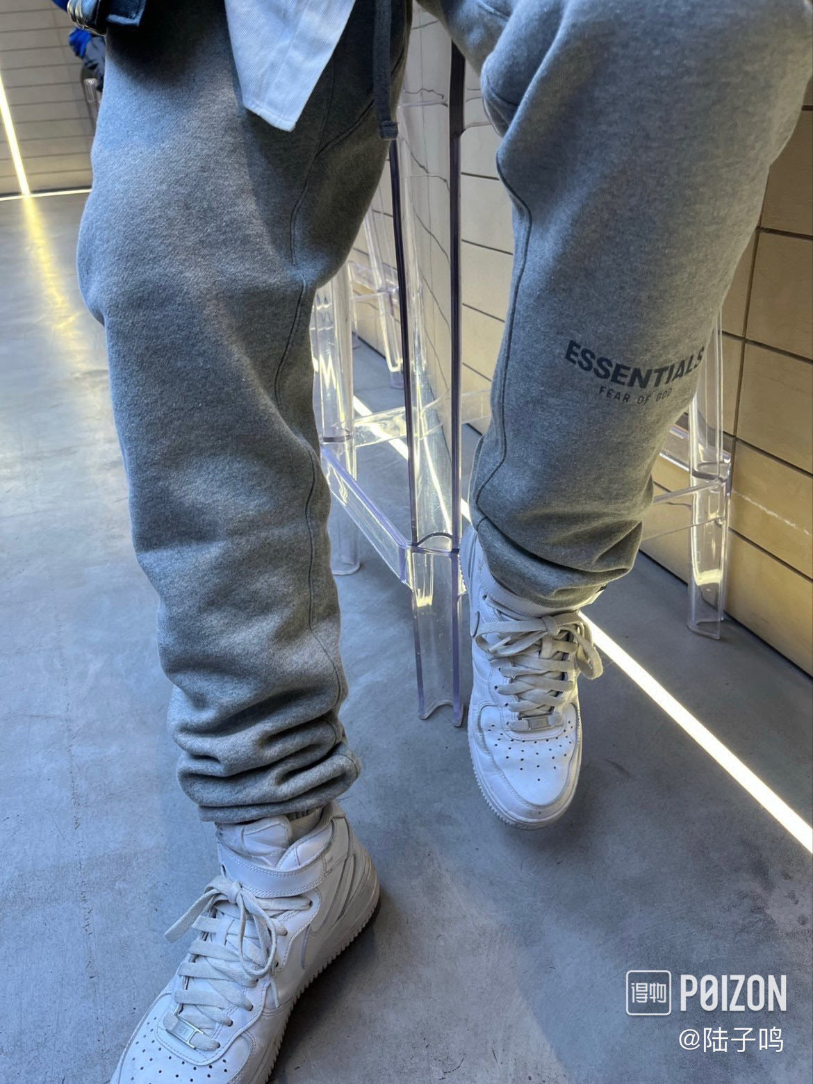 SS22 Top ESS **Fog Ankle-Tied Flocking Fear of God Essentials Sweatpants