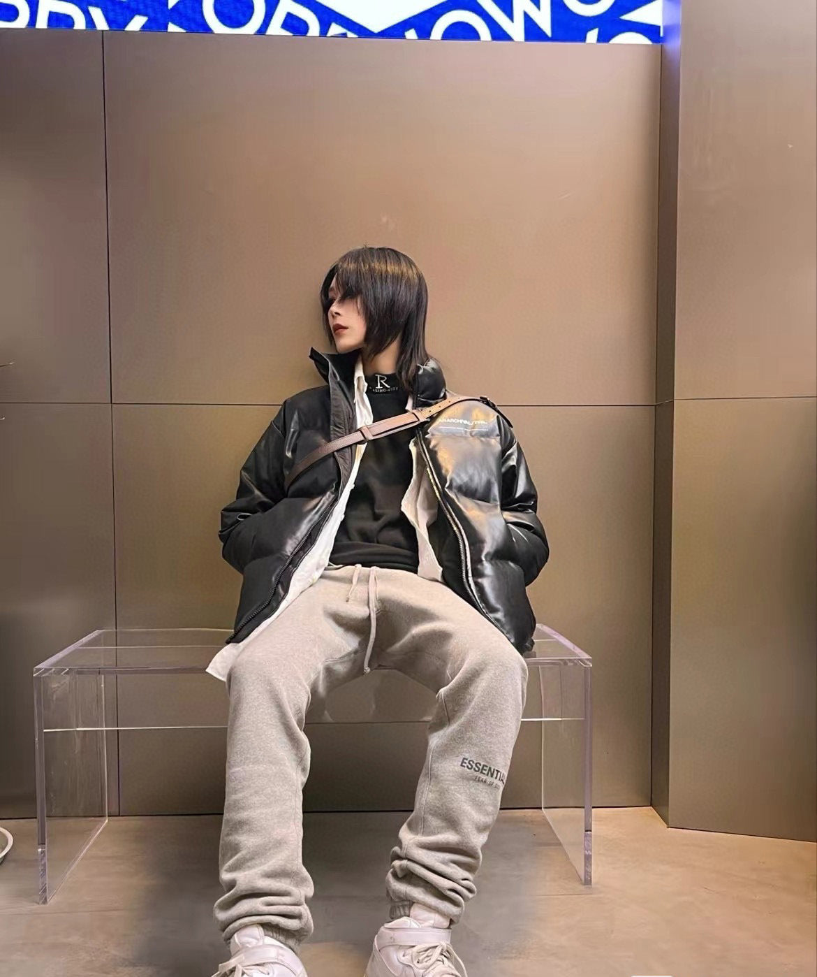 SS22 Top ESS **Fog Ankle-Tied Flocking Fear of God Essentials Sweatpants