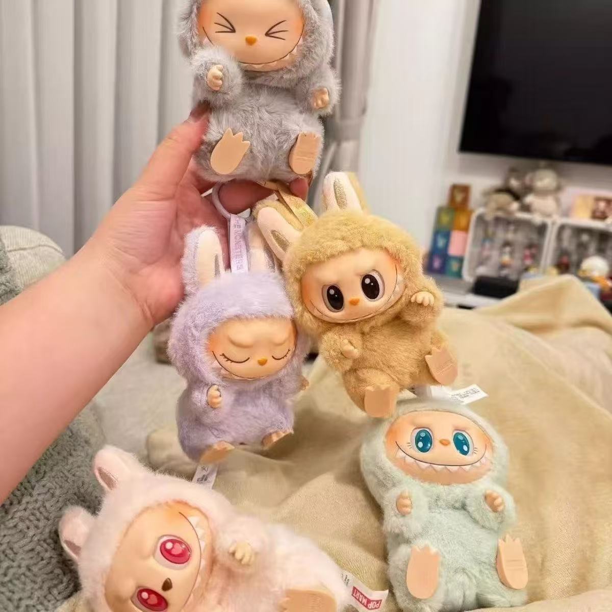 1.0 Pop Mart Labubu The Monsters Big into Energy Series